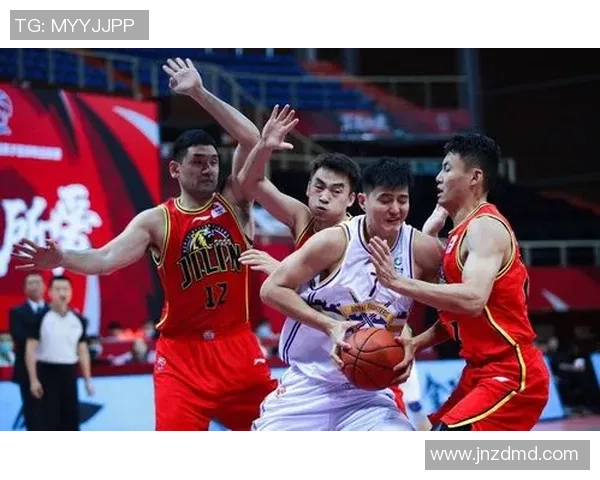 深圳足球队以75分领跑冠军赛积分榜展现强劲实力 深圳足球队以75分领跑冠军赛积分榜展现强劲实力