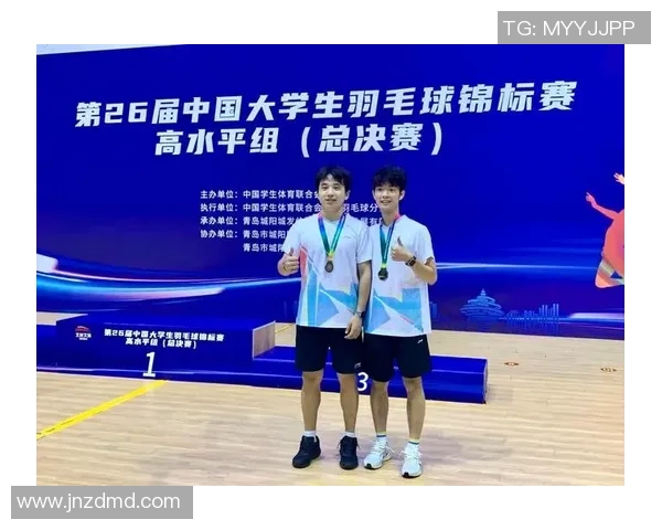 武汉羽毛球队在全国羽毛球配合排行榜中荣获第四名的辉煌成就