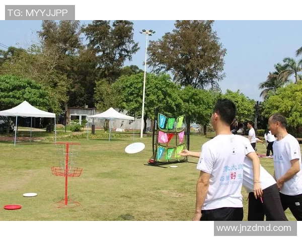 重庆飞盘队在飞盘节奏排行榜中荣获第八名展现出色竞技实力与团队合作精神 重庆飞盘队在飞盘节奏排行榜中荣获第八名展现出色竞技实力与团队合作精神